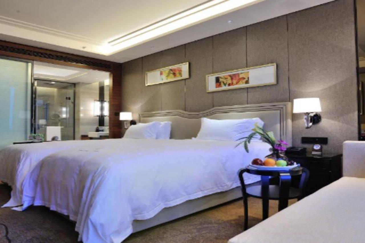 Dongguan Kande International Hotel-During The Canton Fair, Guests Can Enjoy Free Shuttle Buses To The Canton Fair Exhibition Hall Exterior foto