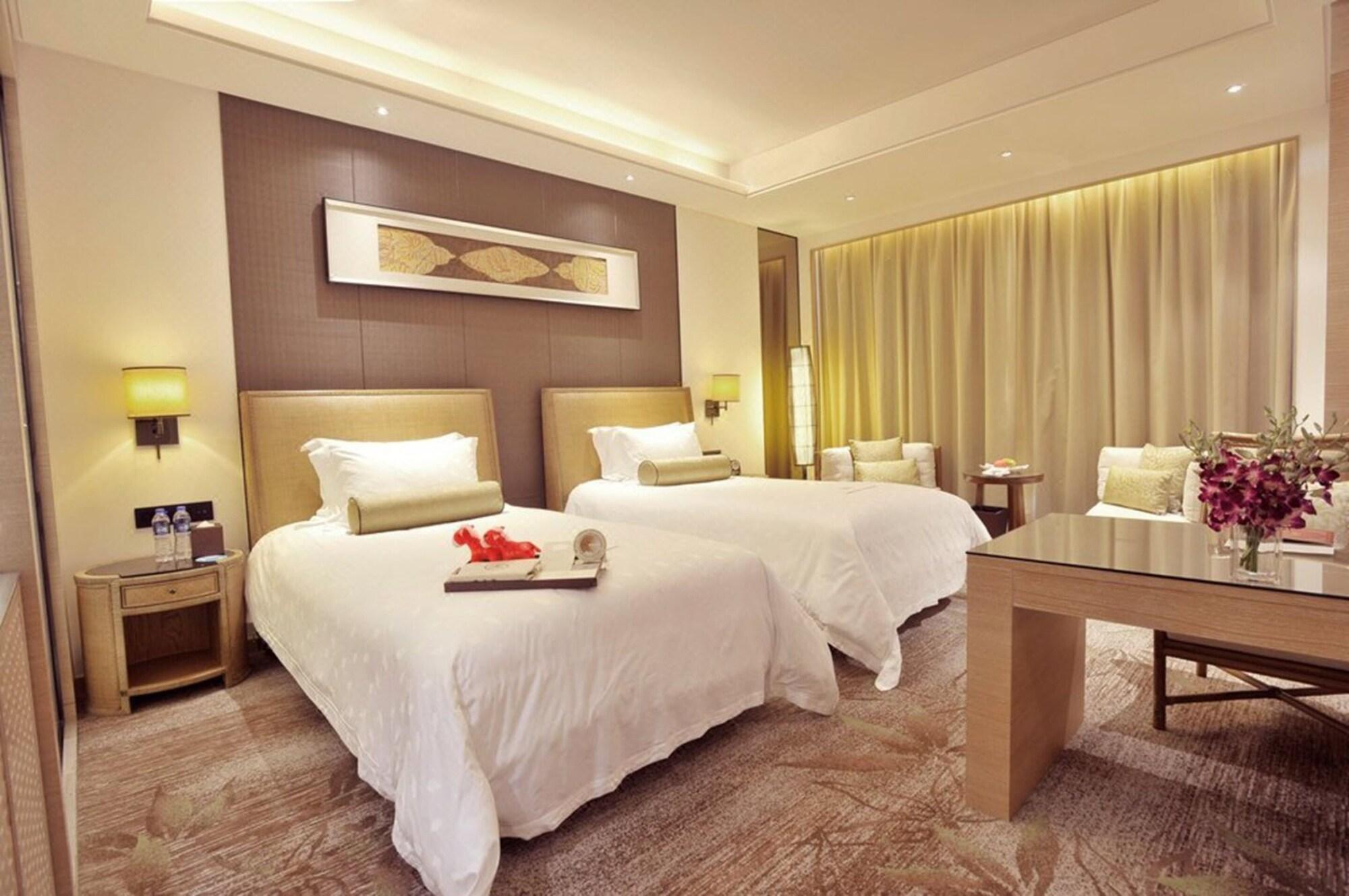 Dongguan Kande International Hotel-During The Canton Fair, Guests Can Enjoy Free Shuttle Buses To The Canton Fair Exhibition Hall Exterior foto